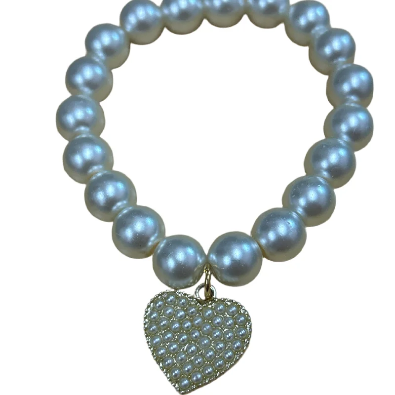 women’s luxury bracelets-Cream Pearl With Mini Pearls Gold Heart Charm 10mm