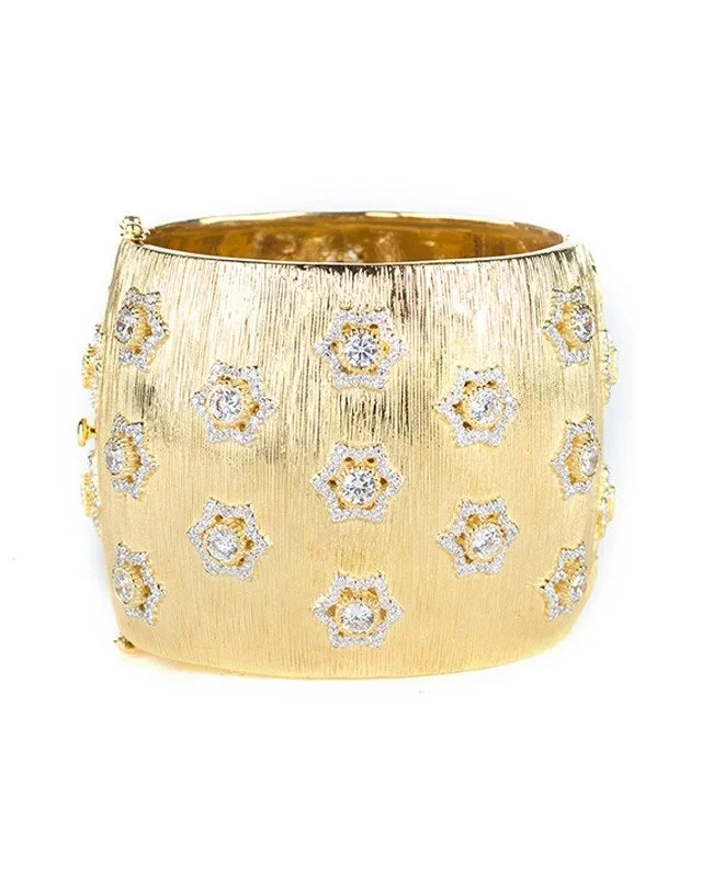 women’s gold bangles-Wide Star Cuff