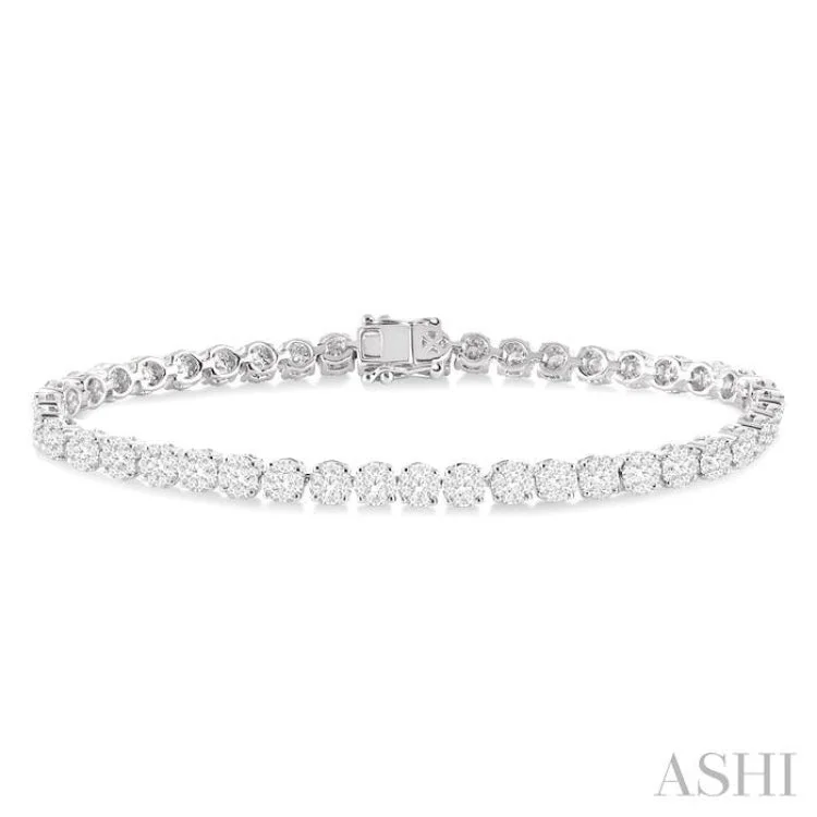 women’s vintage bangles-3 Ctw Round Cut Lovebright Diamond Bracelet in 14K White Gold