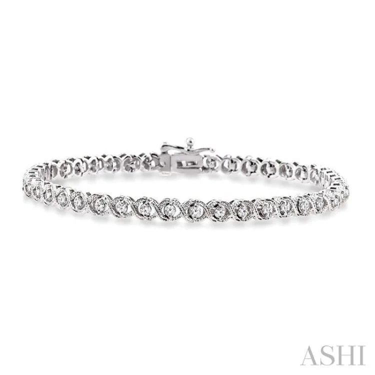 women’s fancy bracelets-1 Ctw Round Cut Diamond X & O Link Bracelet in 10K White Gold