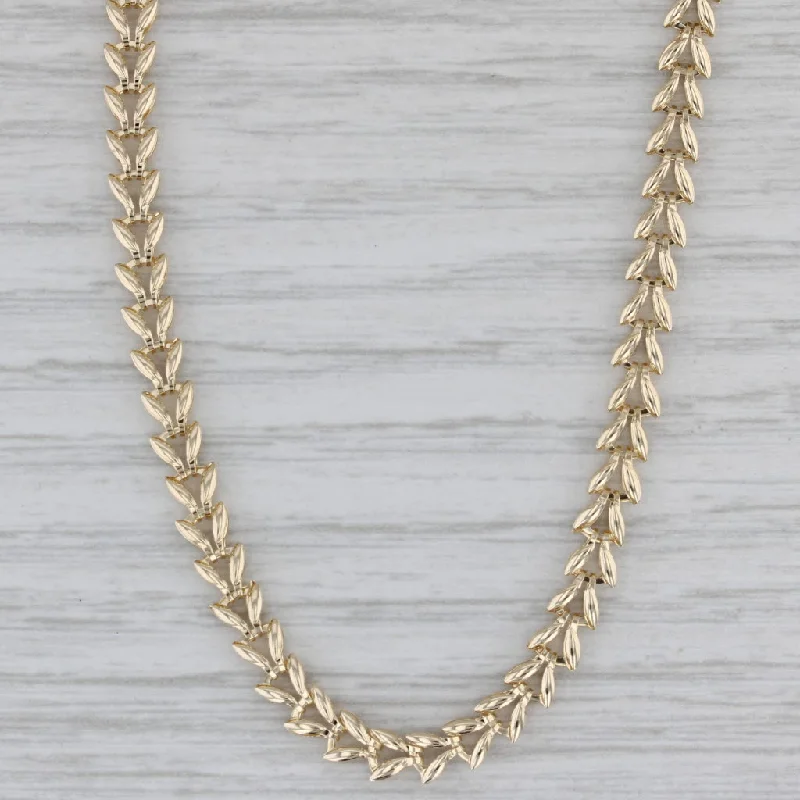 women’s luxury pendant necklaces-Chevron Chain Necklace 10k Yellow Gold 18.25" 4mm