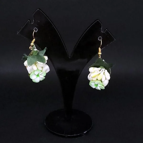 women’s platinum earrings-Kriaa Green Floral Earrings