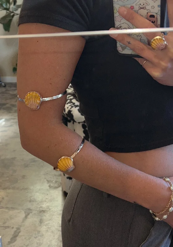 women’s beaded bracelets-Hawaiian Sunrise Shell Cuff