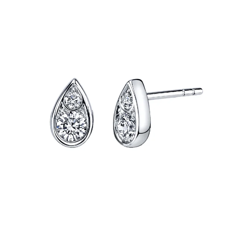 women’s pearl earrings-Scallop Artisan Pave Diamond Stud Earrings